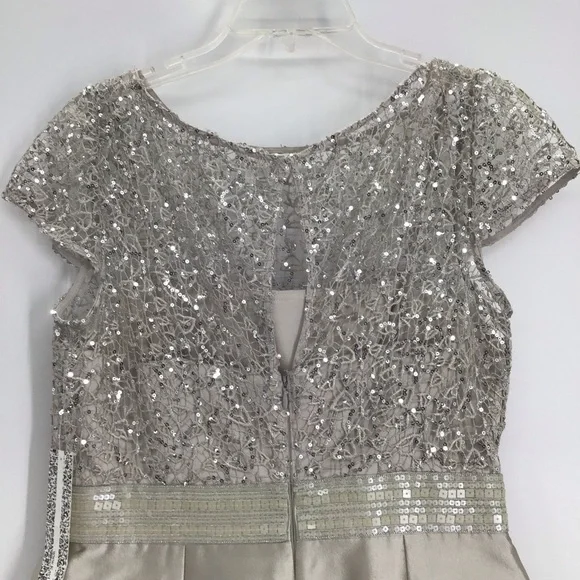 Kay Unger NWT Moir Lace Sequin Lace Wedding Formal Party Dress Silver Size 10 - Picture 8 of 13